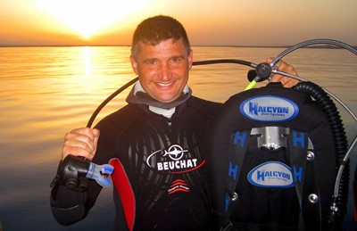 ALEXANDER (PADI master scuba instructor)